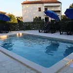 Daire Sun&sea Mediterranean With Private Pool, Bbq&terrace Poreč