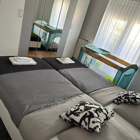 Sun&sea Mediterranean With Private Pool, Bbq&terrace Appartamento Porec